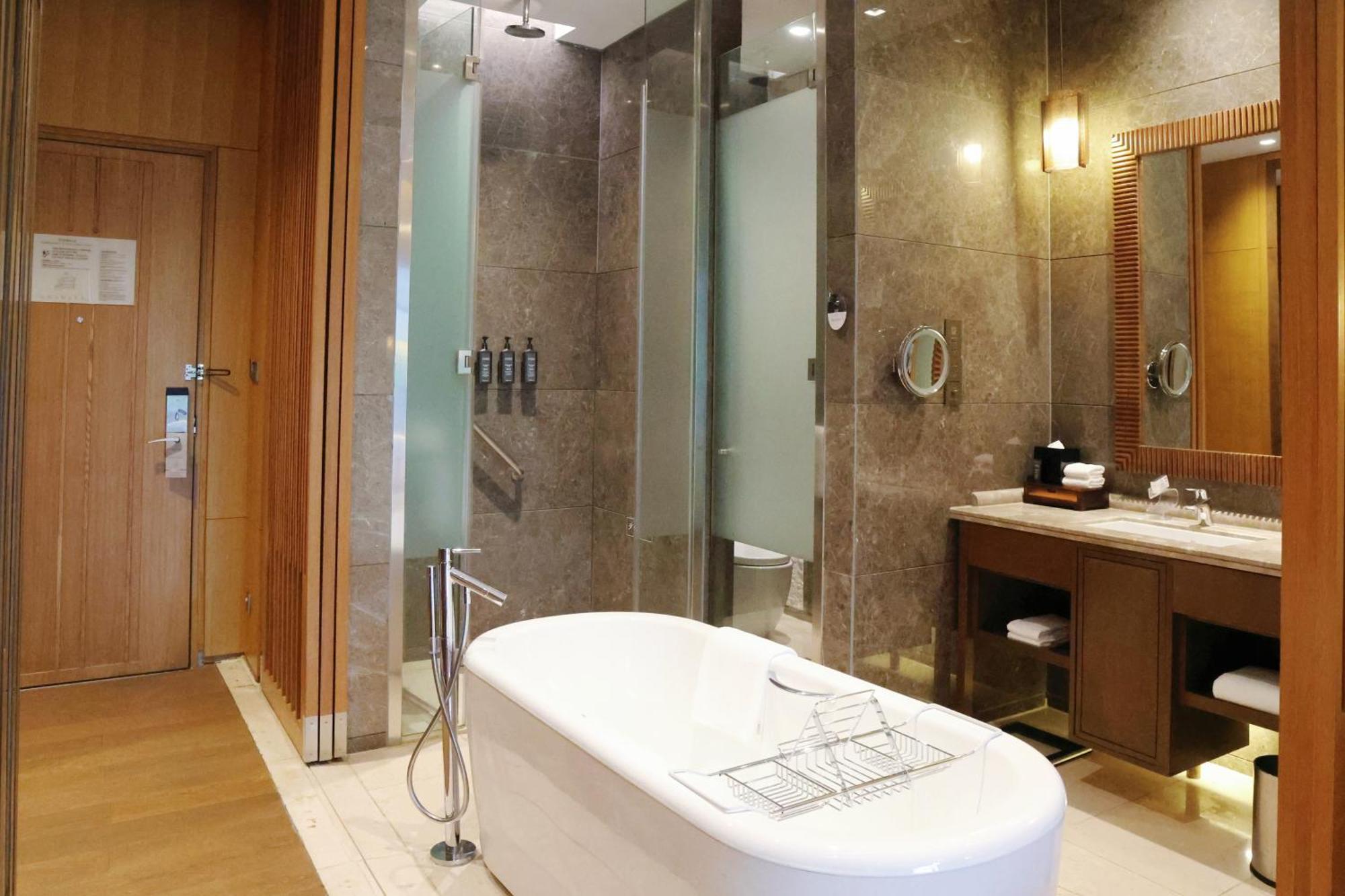 Sheraton Grand Hangzhou Wetland Park Resort Экстерьер фото